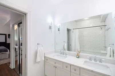 926 W Barry Avenue #2, Chicago, IL 60657 - Photo 12
