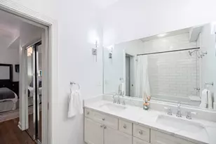 926 W Barry Ave, Chicago, IL 60657 - Photo 12
