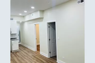 8447 S Escanaba Avenue #2, Chicago, IL 60617 - Photo 4