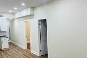 8447 S Escanaba Ave, Chicago, IL 60617 - Photo 4