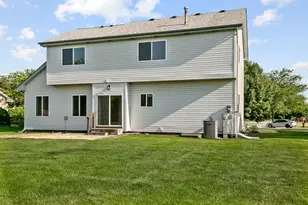 731 Bobwhite Ln, New Lenox, IL 60451 - Photo 2
