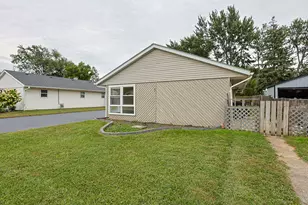 3 Walnut St, Carpentersville, IL 60110 - Photo 22