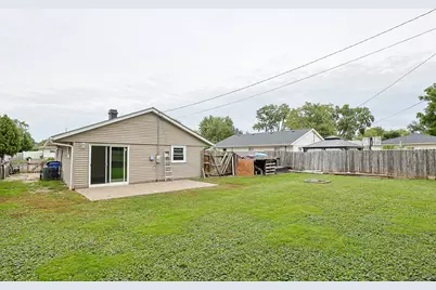 3 Walnut Street, Carpentersville, IL 60110 - Photo 18