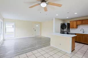 3 Walnut St, Carpentersville, IL 60110 - Photo 8