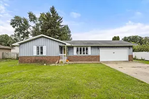 1407 Fulton St, Streator, IL 61364 - Photo 1