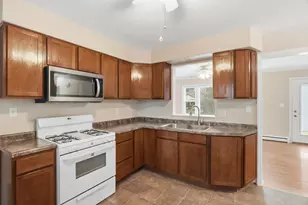 3008 Emily Ln, McHenry, IL 60051 - Photo 8