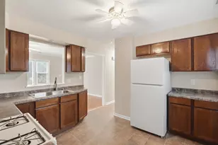 3008 Emily Ln, McHenry, IL 60051 - Photo 6
