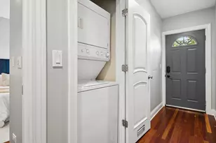 1514 W Victoria St, Chicago, IL 60660 - Photo 12