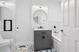 1450 W Erie St, Chicago, IL 60642 - Photo 14