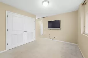 400 Concord Ct, Morton Grove, IL 60053 - Photo 22