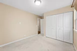 400 Concord Ct, Morton Grove, IL 60053 - Photo 18