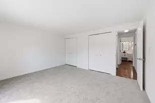 18 Eastham Ct, Schaumburg, IL 60193 - Photo 16
