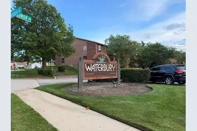 716 Prescott Drive #302, Roselle, IL 60172 - Photo 2
