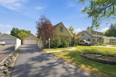 2115 Halsey Drive, Des Plaines, IL 60018 - Photo 2