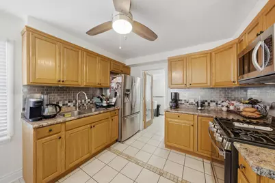 2115 Halsey Drive, Des Plaines, IL 60018 - Photo 8