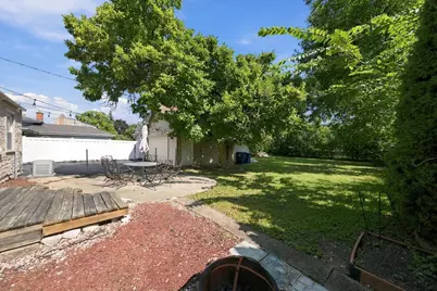 2115 Halsey Drive, Des Plaines, IL 60018 - Photo 18