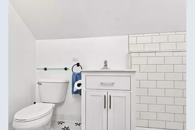 5941 W Waveland Avenue, Chicago, IL 60634 - Photo 16