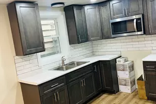 8447 S Escanaba Ave, Chicago, IL 60617 - Photo 2