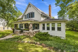727 N 1st St, Geneva, IL 60134 - Photo 2