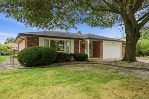 814 E 168th St, South Holland, IL 60473 - Photo 1