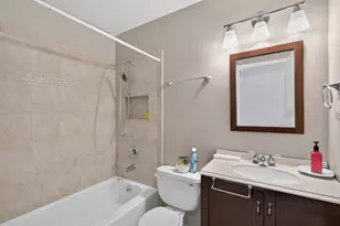1025 Mayfield Ln, Hoffman Estates, IL 60169 - Photo 20