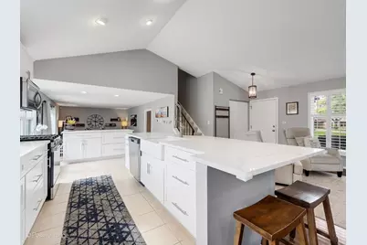 1061 Valley View Drive, Downers Grove, IL 60516 - Photo 8