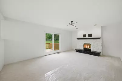 518 Meadow Court, Winthrop Harbor, IL 60096 - Photo 4