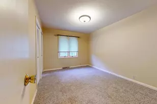 408 Park Ln Dr, Champaign, IL 61820 - Photo 10