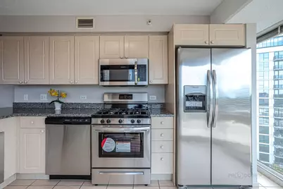 1720 Maple Avenue #1360, Evanston, IL 60201 - Photo 8