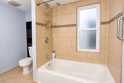 3906 W Montrose Avenue, Chicago, IL 60618 - Photo 26