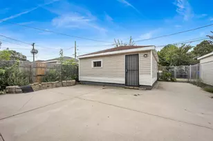 25 E 121st St, Chicago, IL 60628 - Photo 8