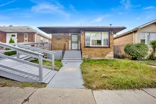 25 E 121st St, Chicago, IL 60628 - Photo 1