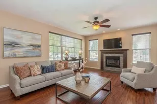 9411 Fountain Point Cir, Darien, IL 60561 - Photo 4