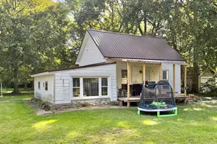 407 N Webster St, Fairbury, IL 61739 - Photo 2