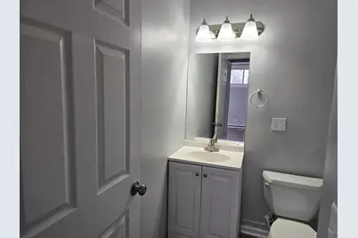 477 1/2 S Spring Road #1, Elmhurst, IL 60126 - Photo 4