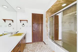 201 Oak Ln, Winthrop Harbor, IL 60096 - Photo 24