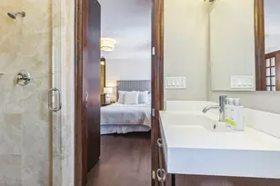 70 E Walton St, Chicago, IL 60611 - Photo 18
