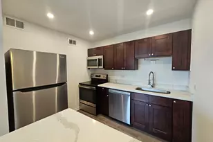 2250 N Lincoln Ave, Chicago, IL 60614 - Photo 14