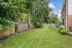 2308 Bianco Terrace, Glenview, IL 60025 - Photo 24