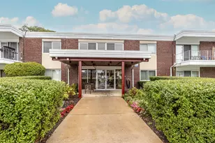 100 Deborah Ln, Wheeling, IL 60090 - Photo 1
