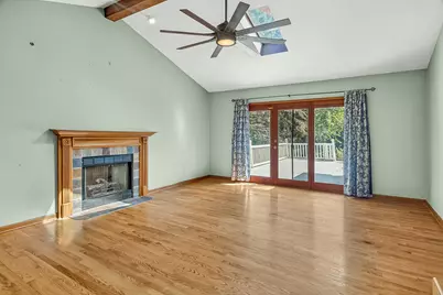 2105 W Bedford Road, Freeport, IL 61032 - Photo 8
