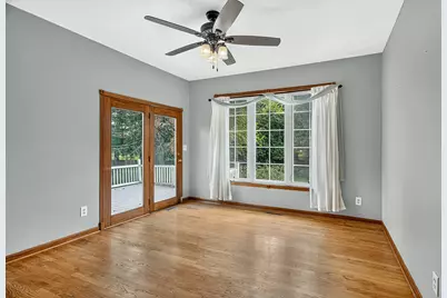 2105 W Bedford Road, Freeport, IL 61032 - Photo 16