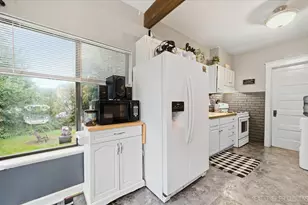 304 N Worth Ave, Elgin, IL 60123 - Photo 14