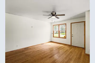 610 Sydney Avenue, Loves Park, IL 61111 - Photo 8