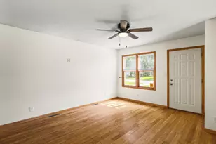 610 Sydney Ave, Loves Park, IL 61111 - Photo 8
