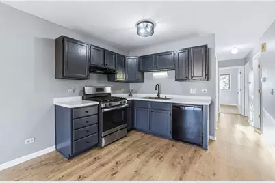 1820 W Highland Avenue #D, Elgin, IL 60123 - Photo 4
