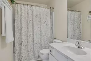 2287 W Bentley Ln, Round Lake, IL 60073 - Photo 20