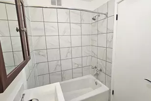 2250 N Lincoln Ave, Chicago, IL 60614 - Photo 4