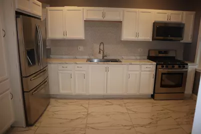 539 E 68th Street, Chicago, IL 60637 - Photo 4
