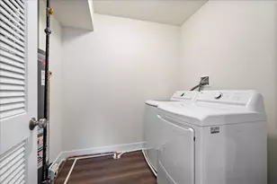 2314 W Arthur Ave, Chicago, IL 60645 - Photo 14